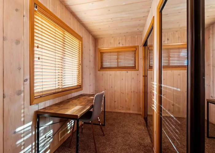 Holiday home Spacious Home-walk To Uptown-views-hottub-gameroom Sedona
