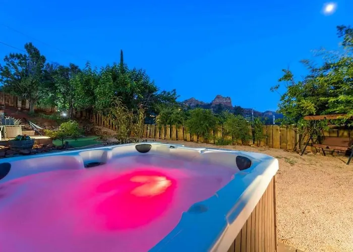 Holiday home Spacious Home-walk To Uptown-views-hottub-gameroom *