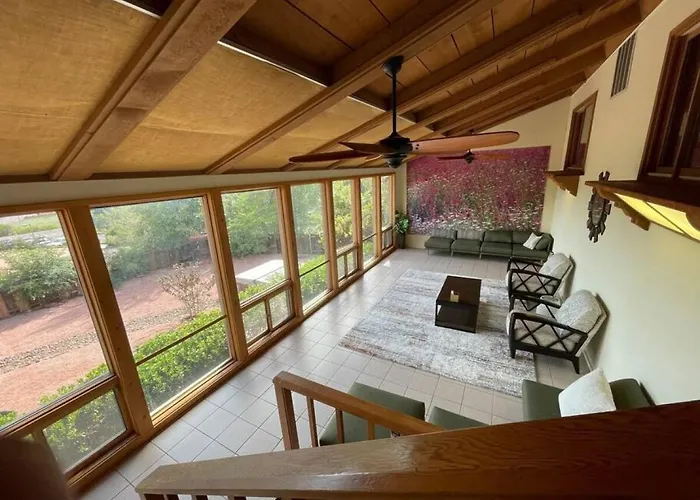 Holiday home Spacious Home-walk To Uptown-views-hottub-gameroom Sedona