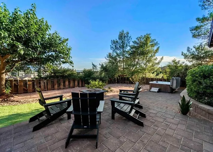 Holiday home Spacious Home-walk To Uptown-views-hottub-gameroom Sedona
