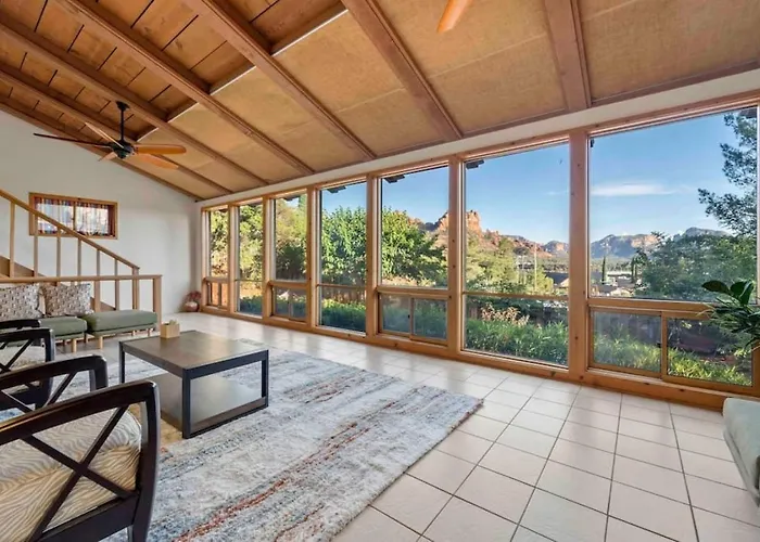 Spacious Home-walk To Uptown-views-hottub-gameroom